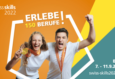 Das Bild zeigt das Visual der SwissSkills 2022, abgebildet sind zwei Jugendliche, die sich über ihren Medaillen-Gewinn an den SwissSkills-Championships freuen.